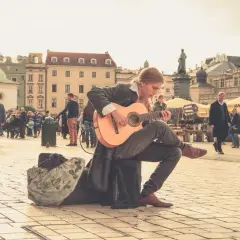 Ile można zarobić grając na ulicy? Odkryj zaskakujące kwoty!