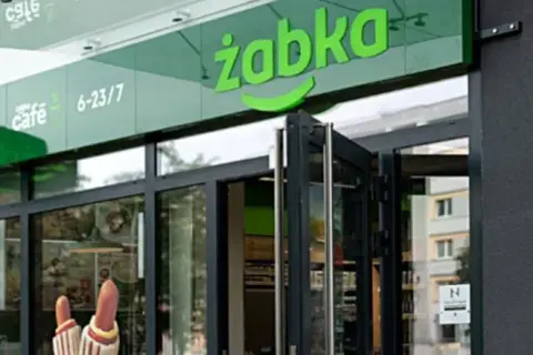 Ile zarabia pracownik Żabki miesięcznie? Zaskakujące fakty o pensji