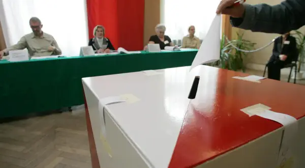 Ile można zarobić będąc w komisji wyborczej? Sprawdź stawki i role