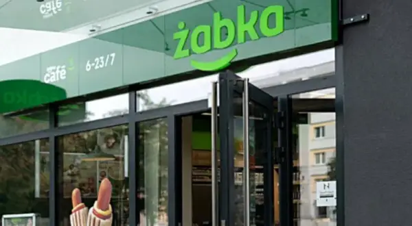 Ile zarabia pracownik Żabki miesięcznie? Zaskakujące fakty o pensji