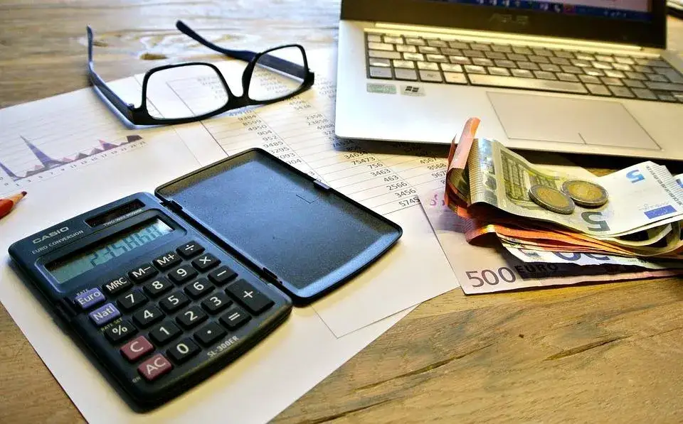 Zdjęcie Ile wcześniej można wystawić fakturę? Uniknij błędów i sankcji