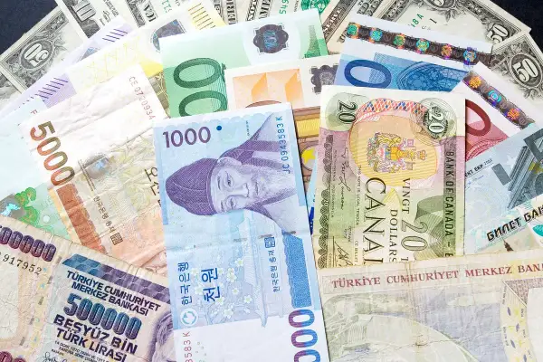 Czy warto inwestować w euro? Odkryj ryzyka i zyski tej decyzji