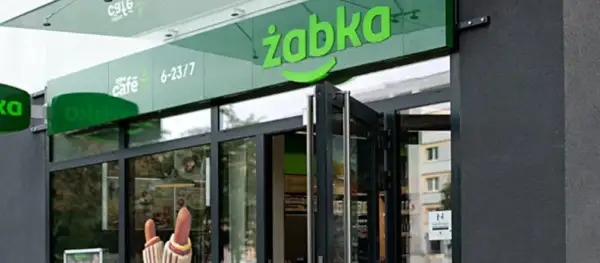 Ile zarabia pracownik Żabki miesięcznie? Zaskakujące fakty o pensji